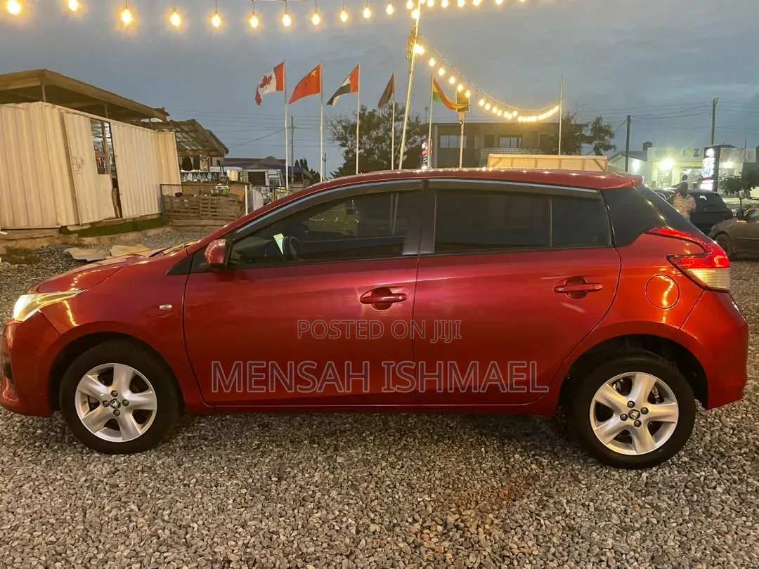 Toyota Yaris L Hatchback 5dr 2017 Red