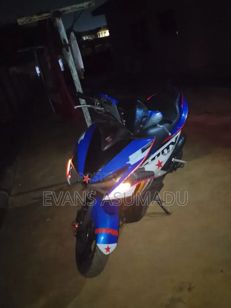 Yamaha Aerox 2022 Blue