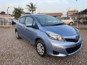 Toyota Vitz 1.3 FWD 5dr 2012 Blue