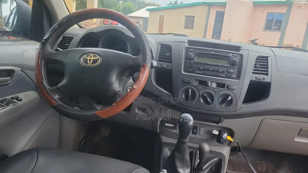 Toyota Hilux 2.5 D-4D 4X4 SRX 2010 Green