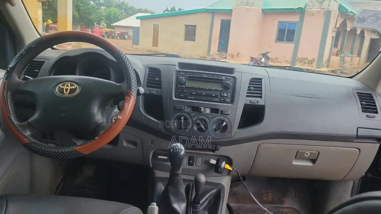Toyota Hilux 2.5 D-4D 4X4 SRX 2010 Green