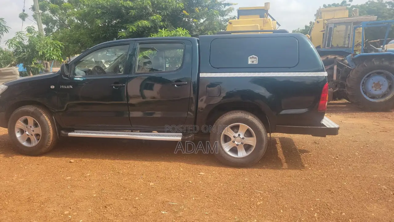 Toyota Hilux 2.5 D-4D 4X4 SRX 2010 Green