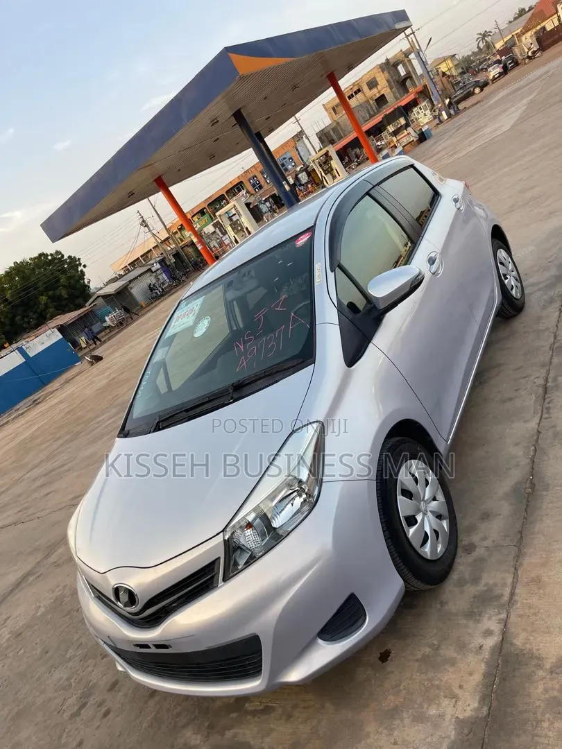 Toyota Vitz 2014 Purple