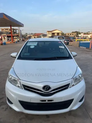 Toyota Vitz 1.3 AWD 5dr 2014 White