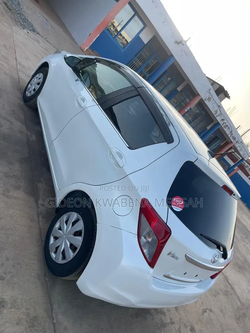 Toyota Vitz 1.3 AWD 5dr 2014 White