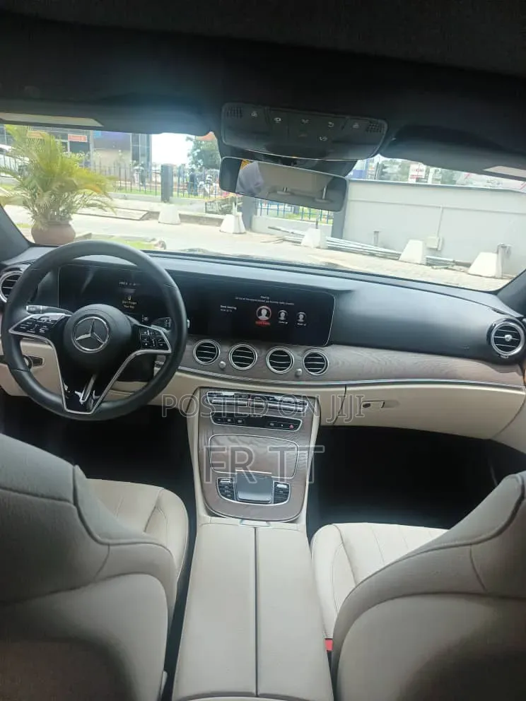 Mercedes-Benz E350 2023 Black