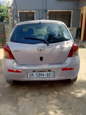 Toyota Vitz 2010 Gray
