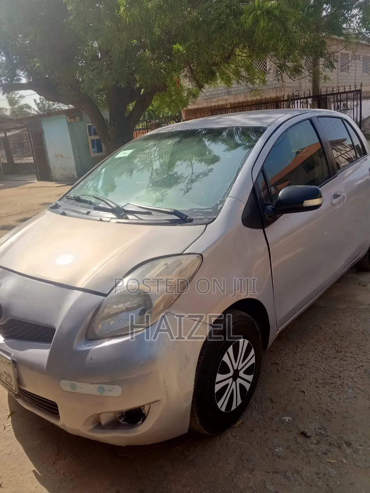 Toyota Vitz 2010 Gray