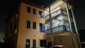 2bdrm Apartment in Lakeside for rent