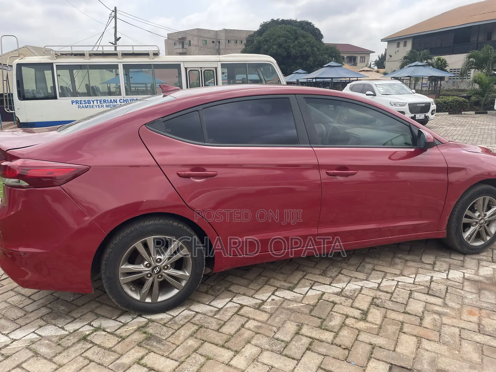 Hyundai Elantra SE Sedan FWD (2.0L 4cyl 6M) 2017 Red