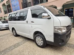 Toyota HiAce 2013 White