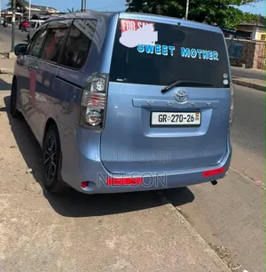 Toyota Voxy 2010 Blue