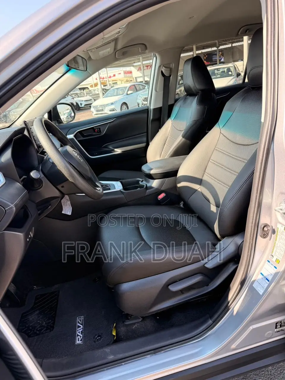 Toyota RAV4 LE 2021 Silver