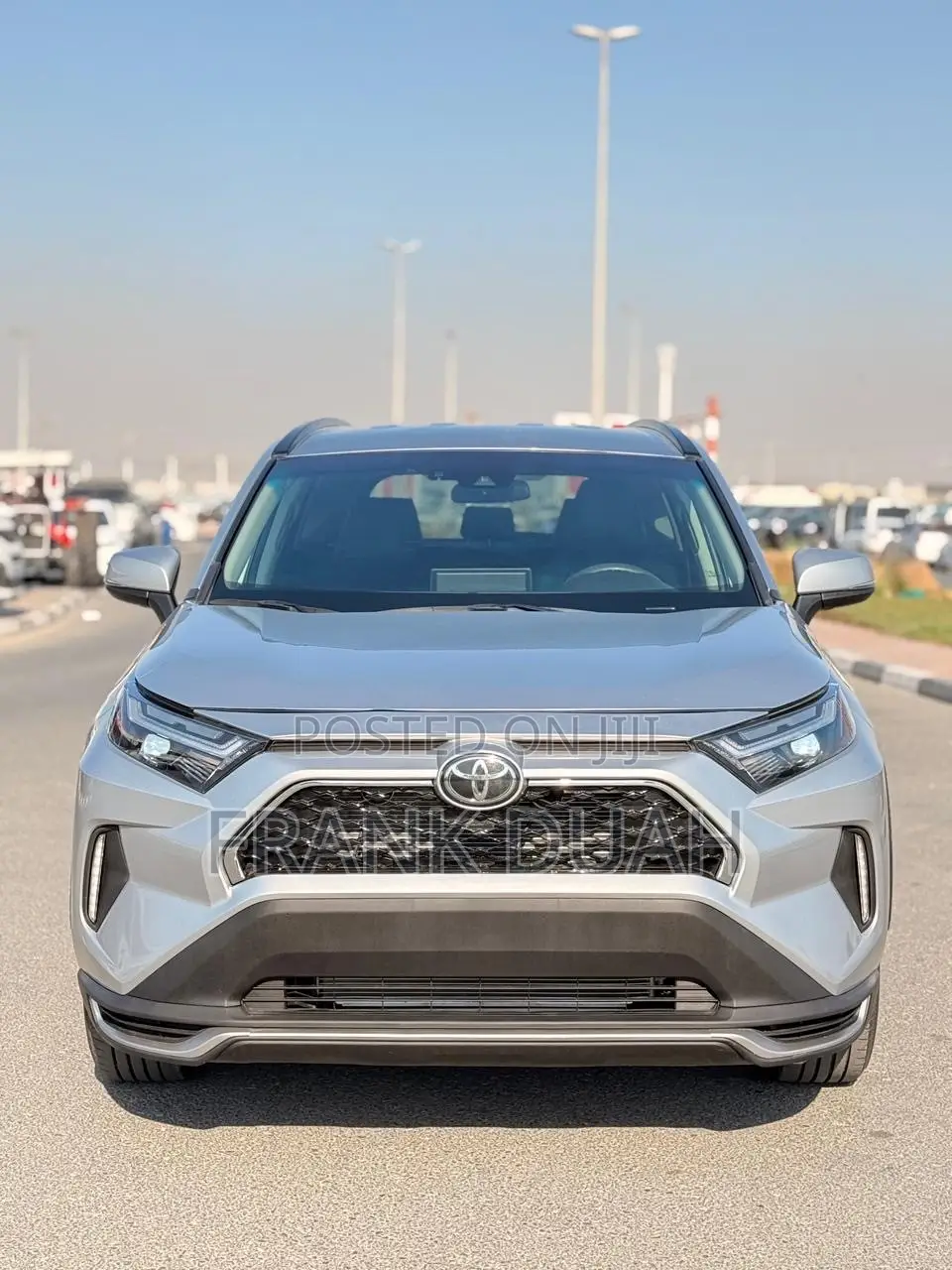 Toyota RAV4 LE 2021 Silver