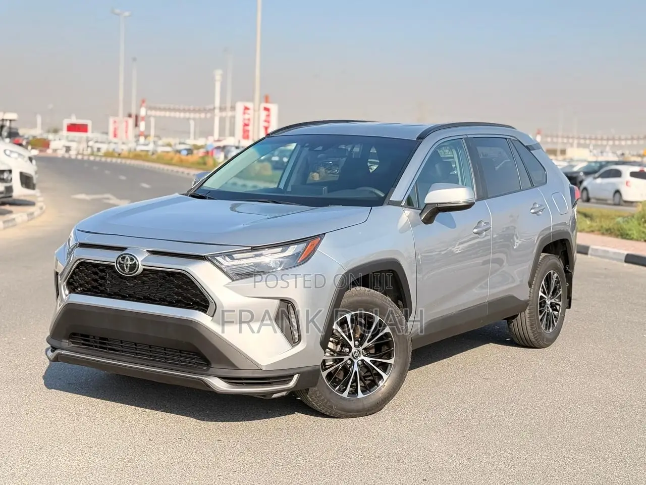 Toyota RAV4 LE 2021 Silver
