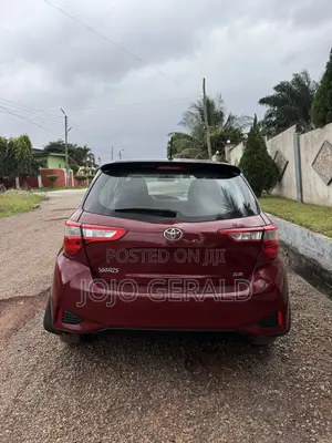 Toyota Yaris 2018 Burgundy