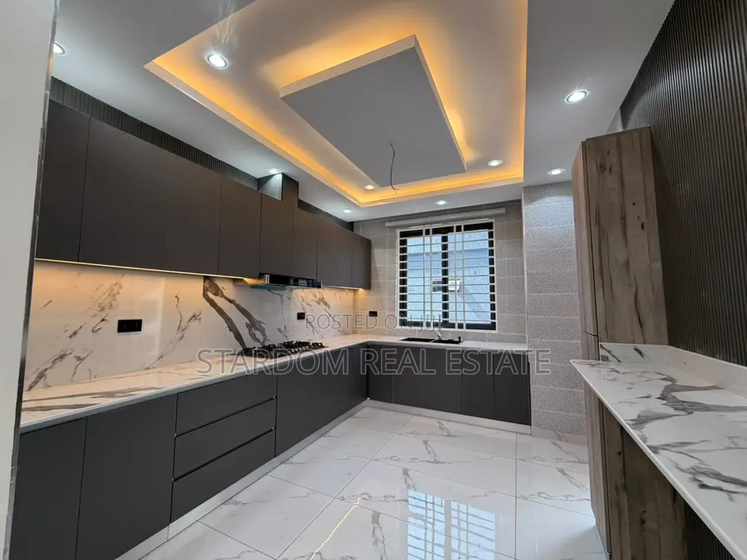 2bdrm Apartment in Lakeside for rent
