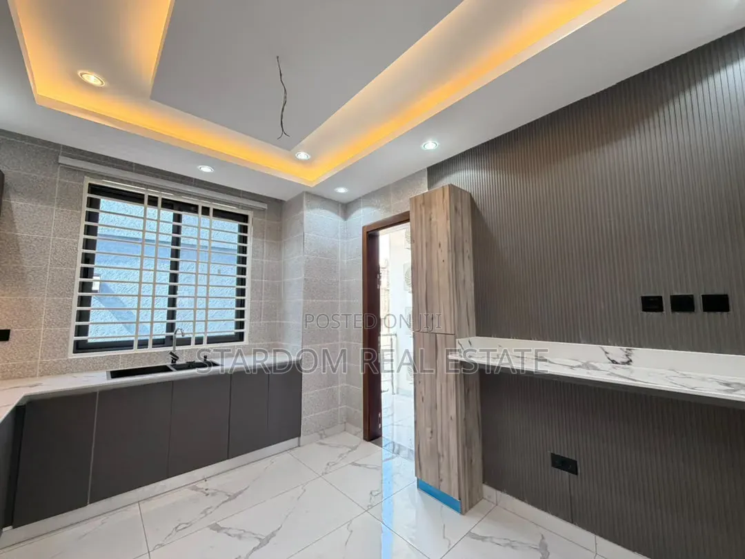 2bdrm Apartment in Lakeside for rent