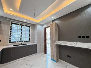 2bdrm Apartment in Lakeside for rent