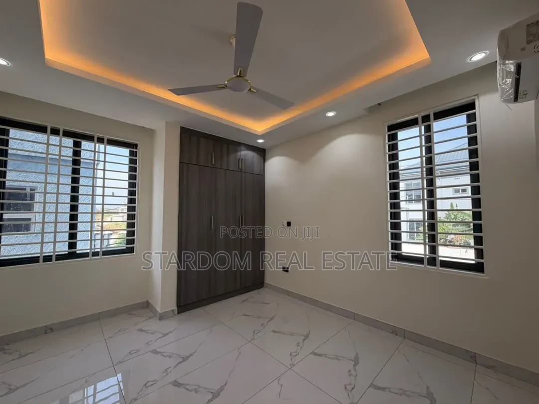 2bdrm Apartment in Lakeside for rent