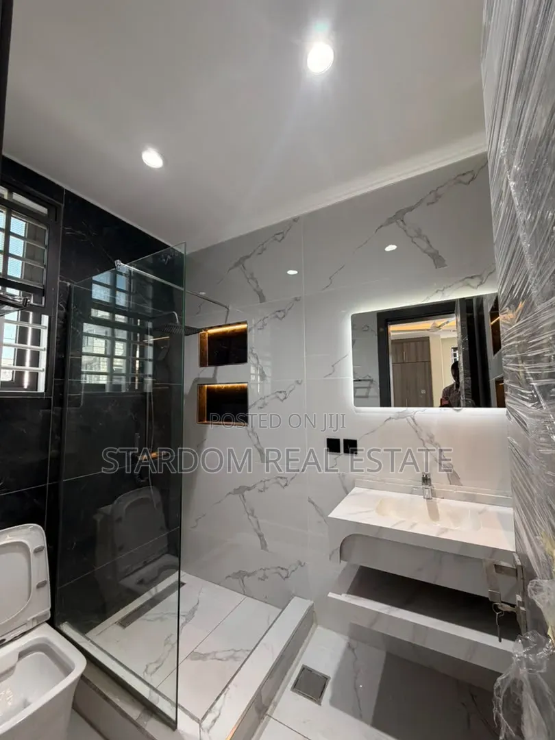 2bdrm Apartment in Lakeside for rent