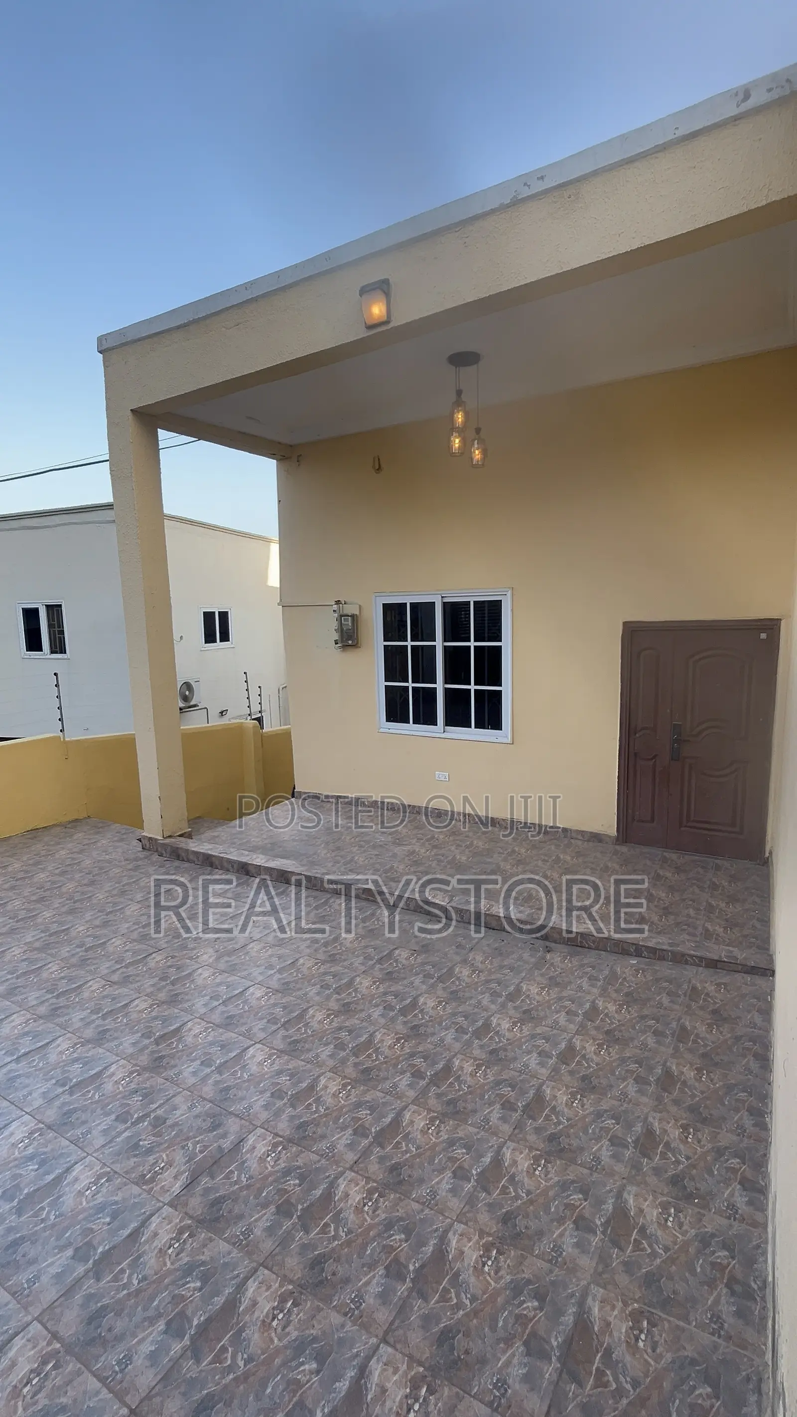 3bdrm House in Kwabenya Abuom Hills, Accra Metropolitan for rent
