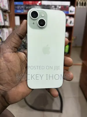 Apple iPhone 15 256 GB Green