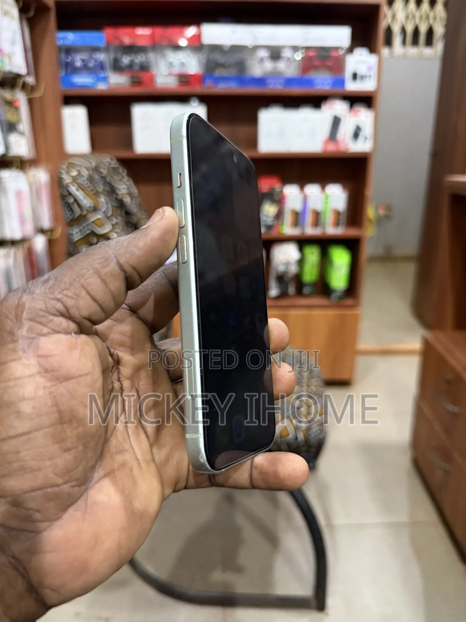 Apple iPhone 15 256 GB Green