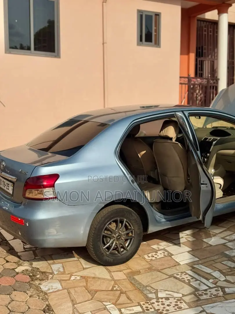 Toyota Belta 2012