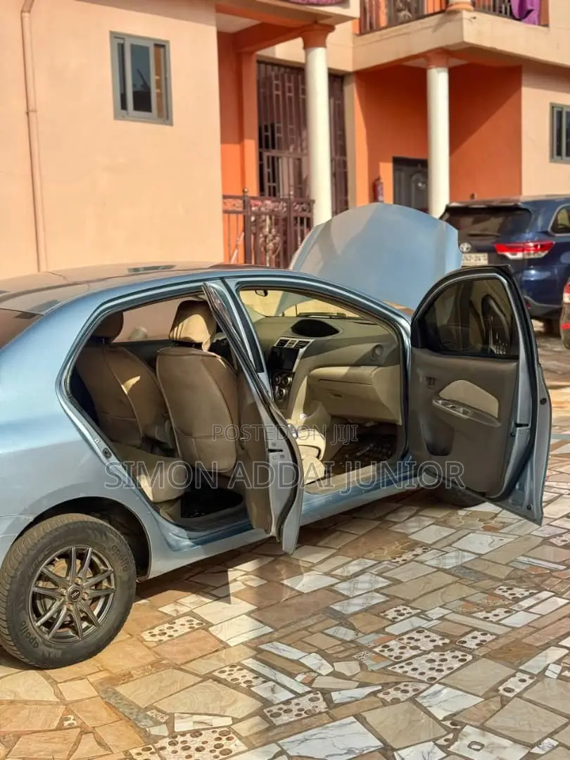 Toyota Belta 2012