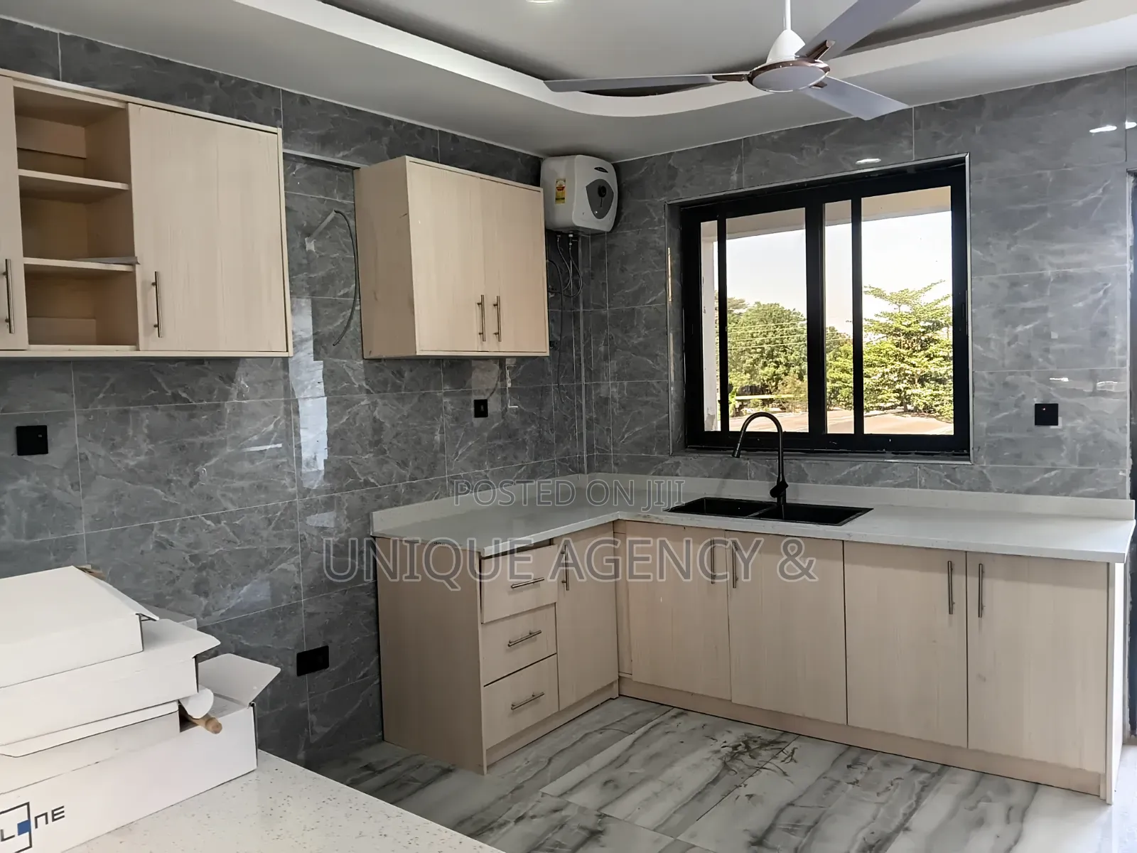 4bdrm Apartment in Sakumono for rent