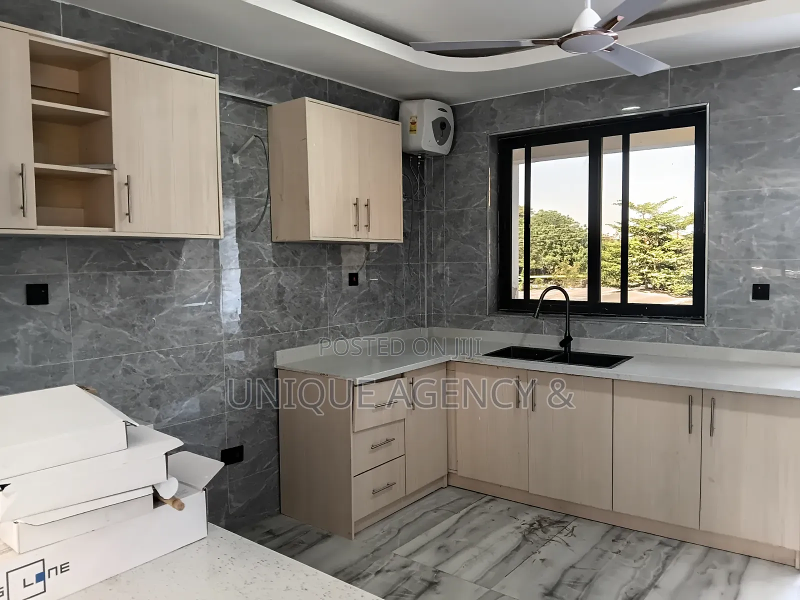 4bdrm Apartment in Sakumono for rent
