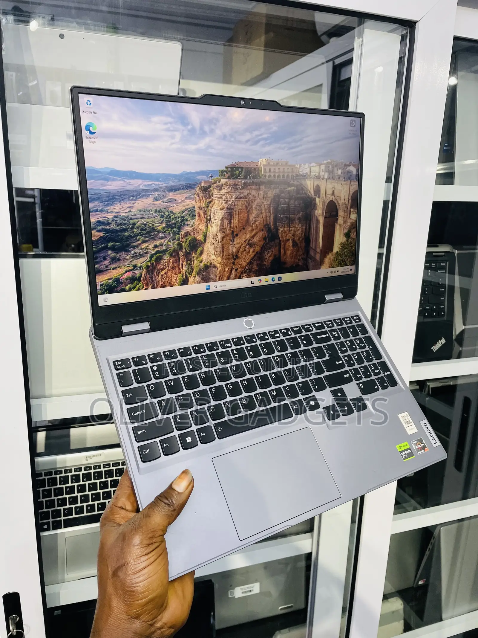 Laptop Lenovo LOQ 15ARP9 16GB AMD Ryzen 7 SSD 512GB