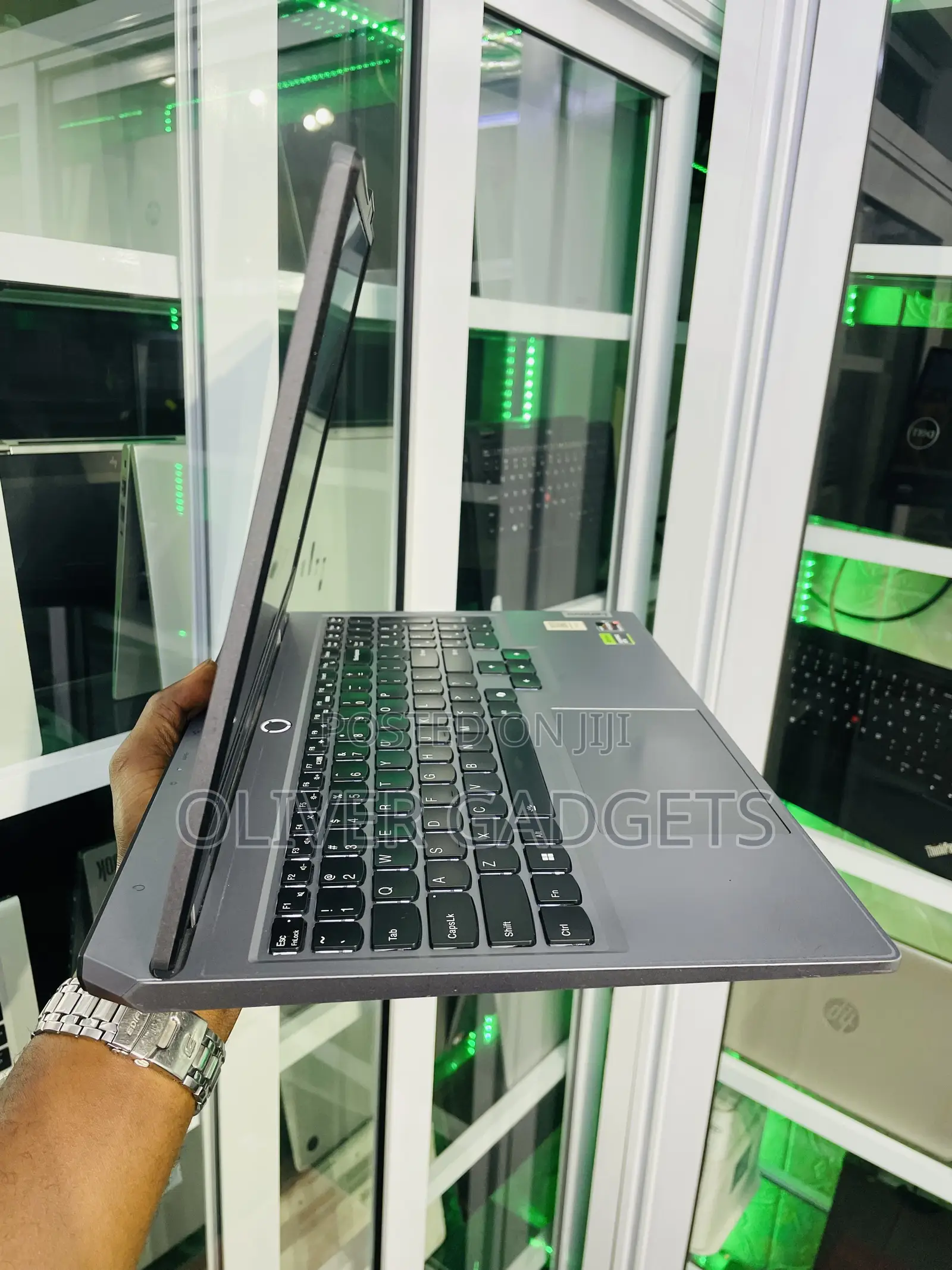 Laptop Lenovo LOQ 15ARP9 16GB AMD Ryzen 7 SSD 512GB