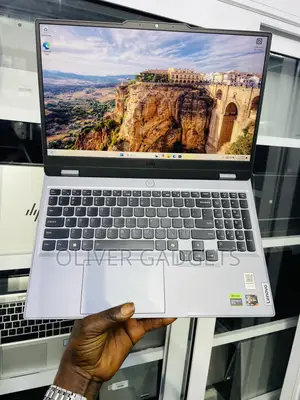 Laptop Lenovo LOQ 15ARP9 16GB AMD Ryzen 7 SSD 512GB