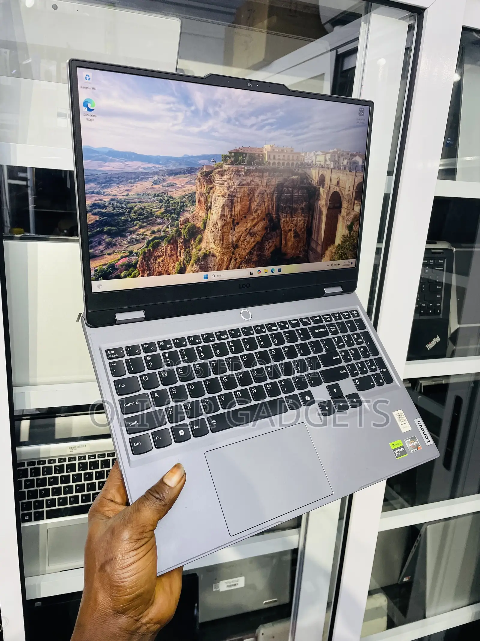 Laptop Lenovo LOQ 15ARP9 16GB AMD Ryzen 7 SSD 512GB
