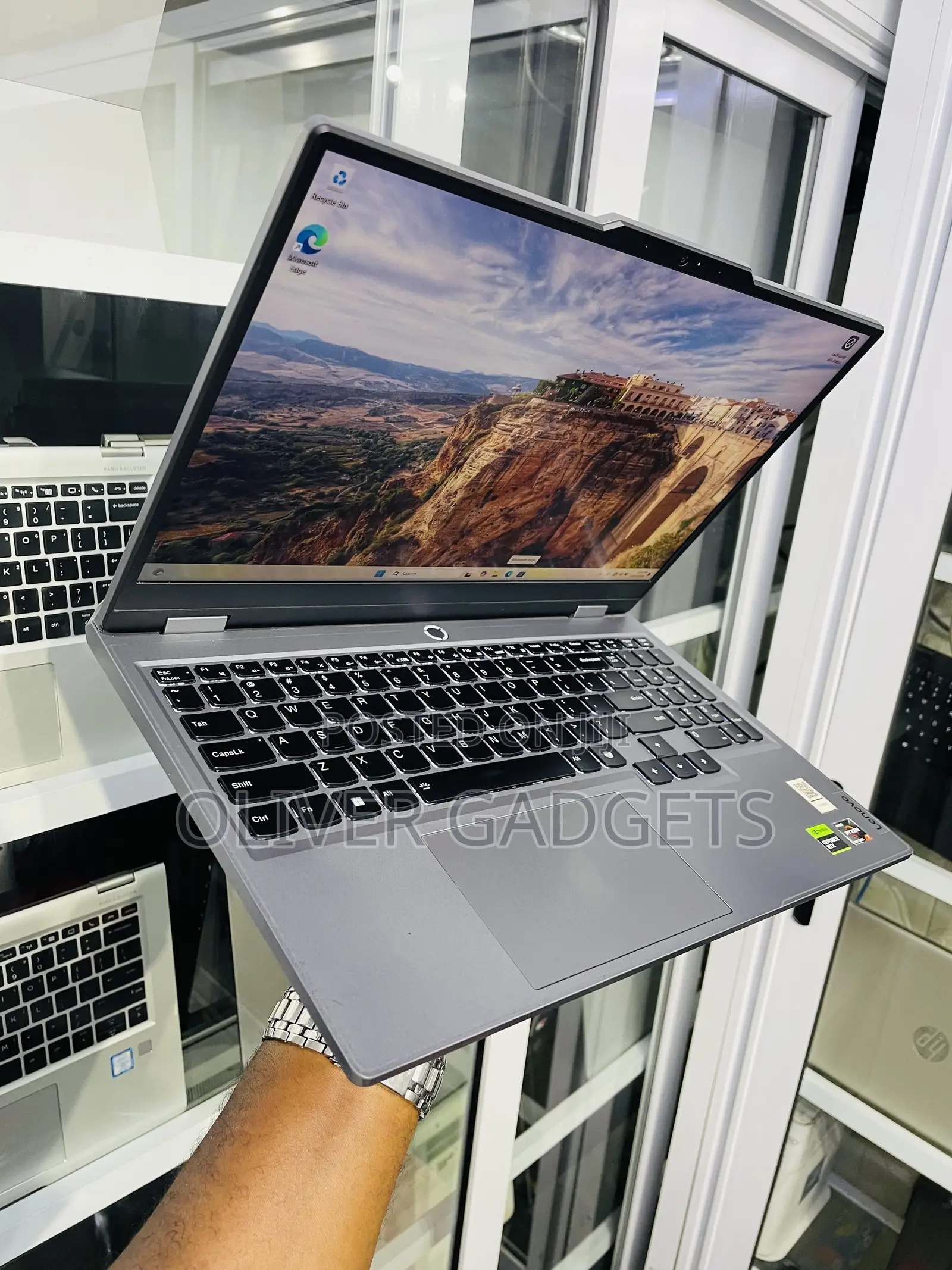 Laptop Lenovo LOQ 15ARP9 16GB AMD Ryzen 7 SSD 512GB