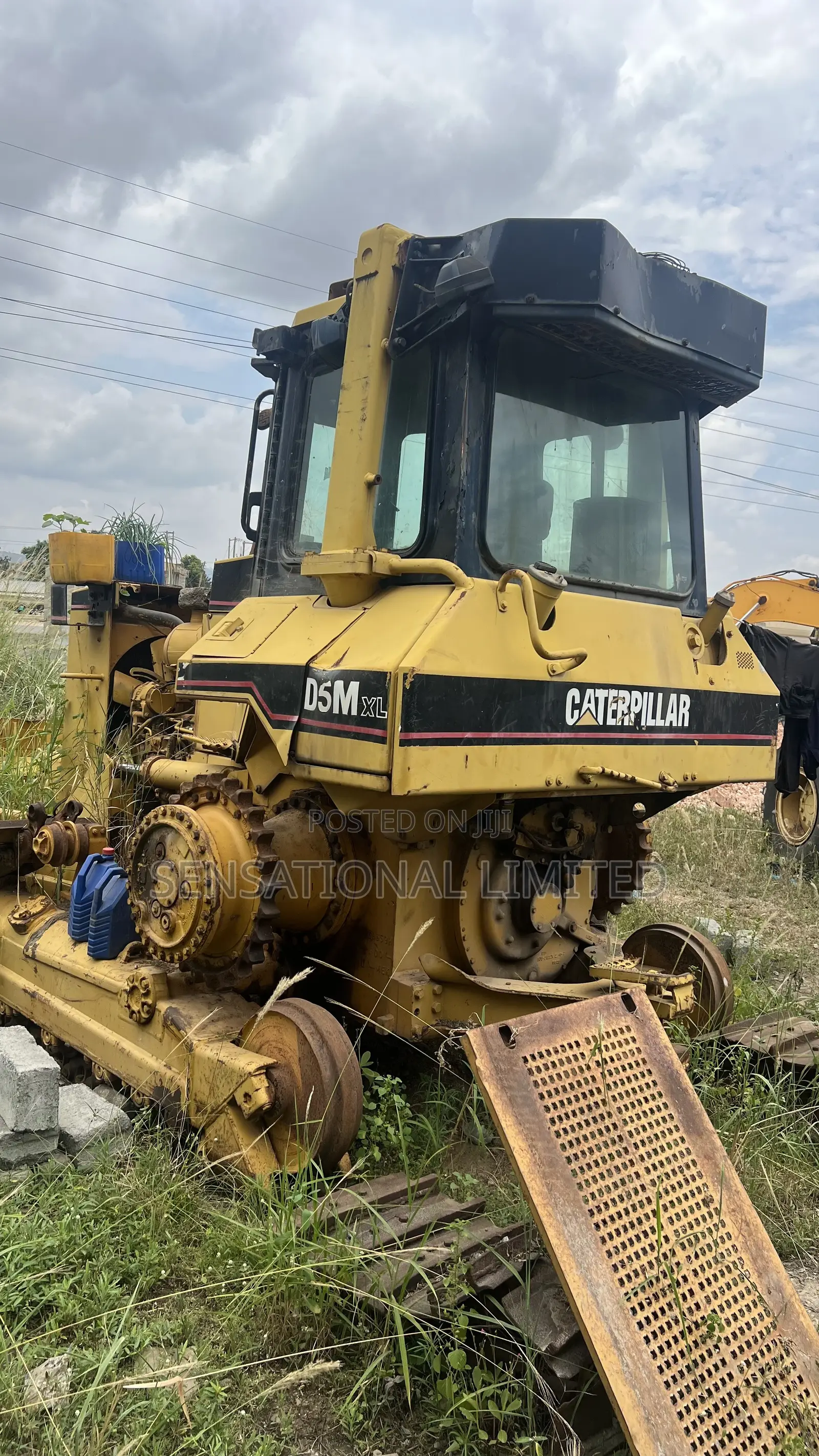 Caterpillar (CAT) D5M XL Crawler Dozer