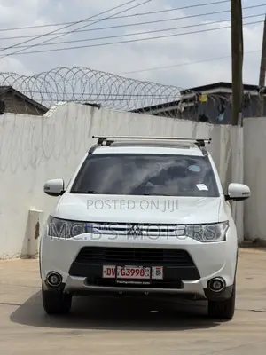 Mitsubishi Outlander 2016 White