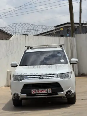 Mitsubishi Outlander 2016 White