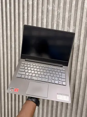 Laptop Lenovo IdeaPad 530S 8GB AMD Ryzen 7 SSD 256GB