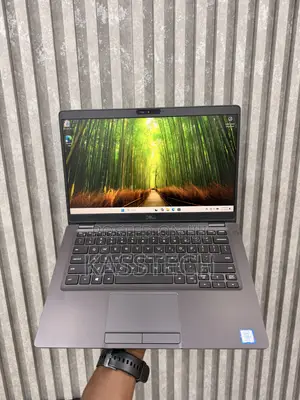 Laptop Dell Latitude 5300 8GB Intel Core i7 SSD 256GB
