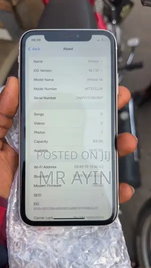 Apple iPhone XR 64 GB White