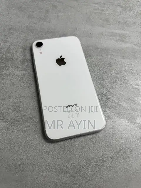 Apple iPhone XR 64 GB White
