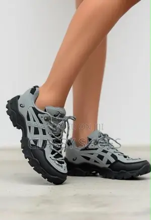 Asics Tractor