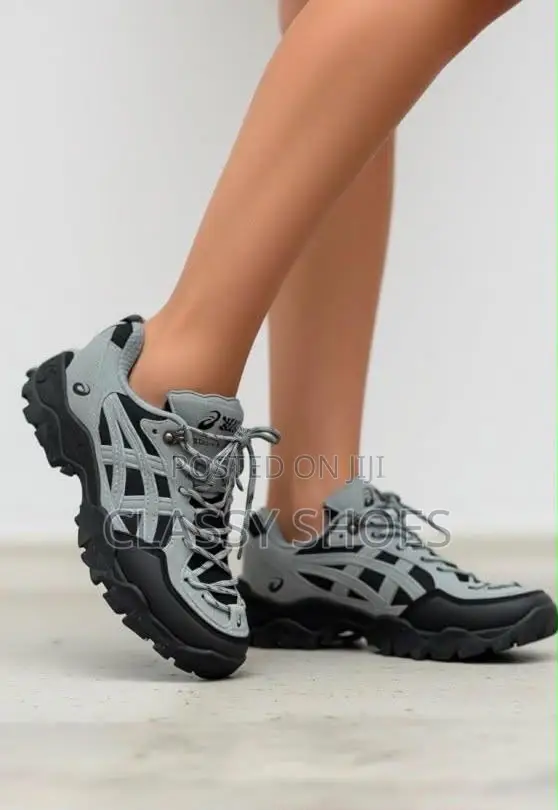 Asics Tractor