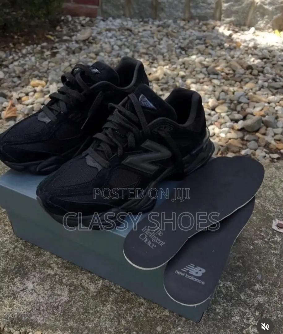New Balance 9060 All Black