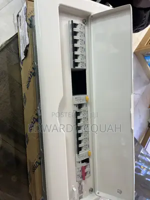 Circuit Breaker Panel/Circuit Breaker