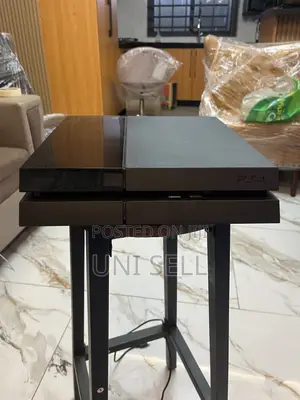 PS 4 Gaming Console