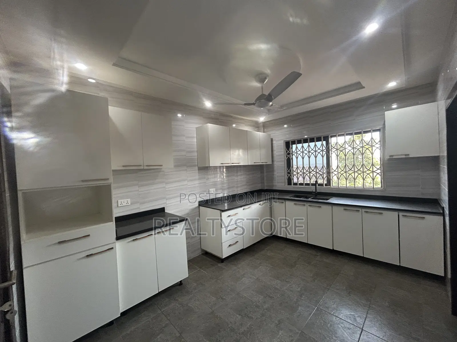 3bdrm Apartment in Kwabenya Hills, Accra Metropolitan for rent
